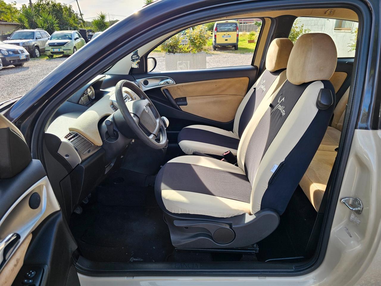 Lancia Ypsilon 1.4 77cv ADATTA X NEOPATENTATI