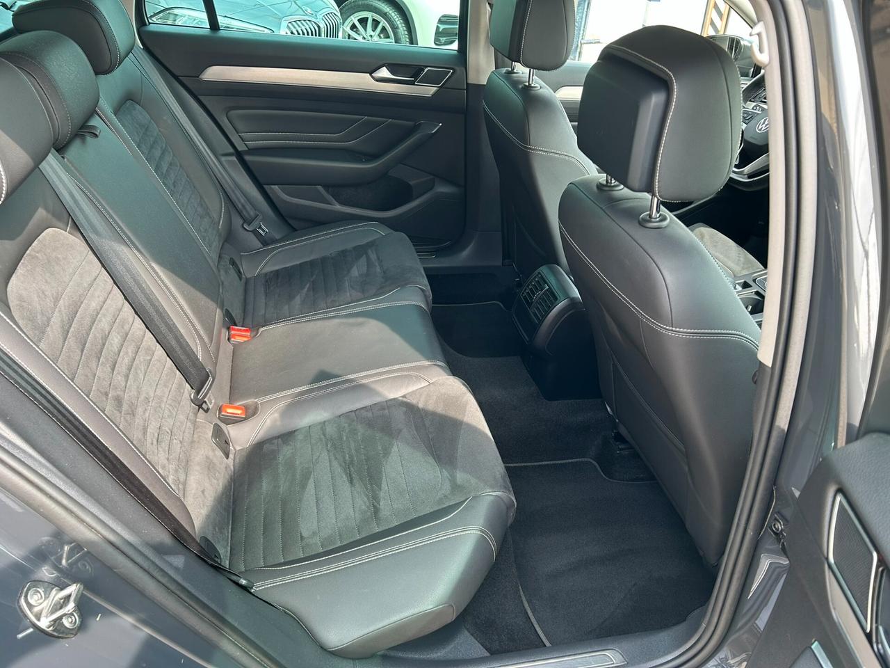 VW PASSAT VARIANT 2.0 TDI 150CV DSG Executive