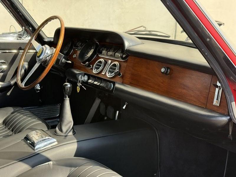 Ferrari 330 GT 2+2 restauro da concorso