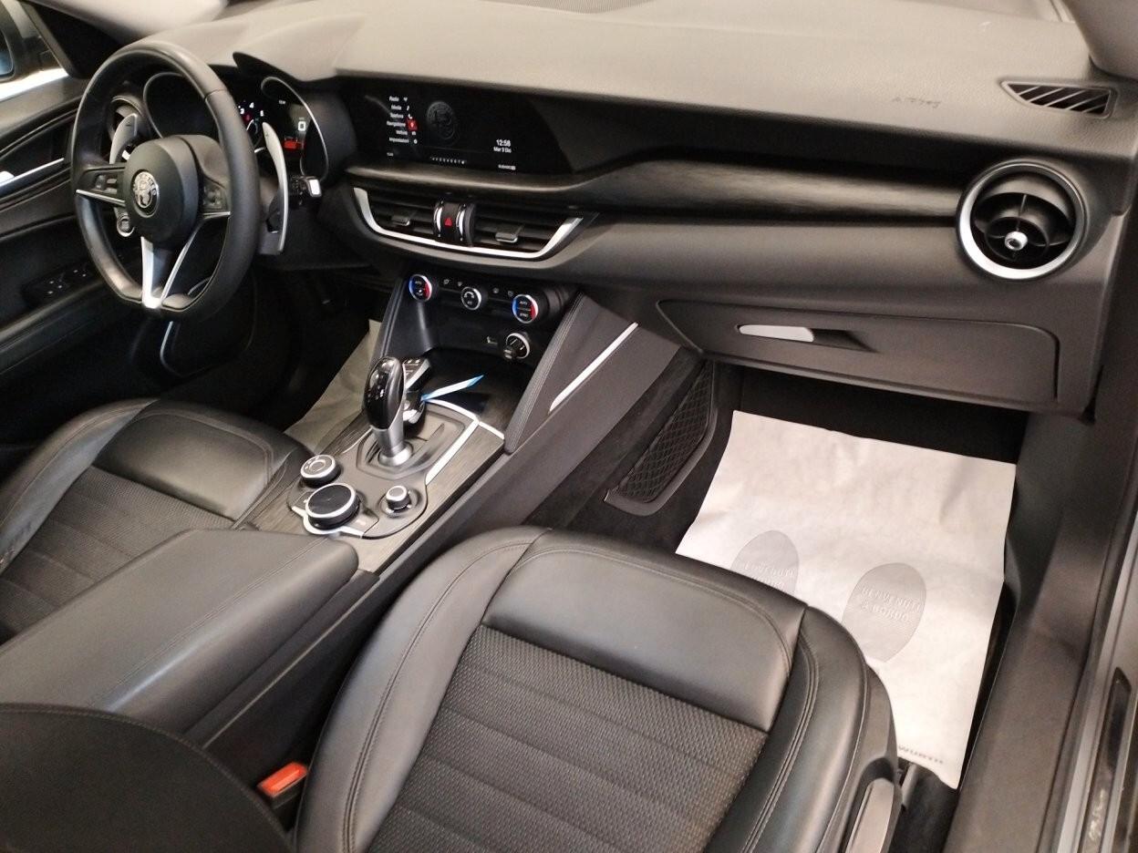 Alfa Romeo Stelvio 2.2 Turbodiesel 180 CV AT8 RWD Super