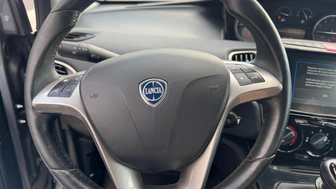 Lancia Ypsilon 1.0 FireFly 5 porte S&S Hybrid Gold