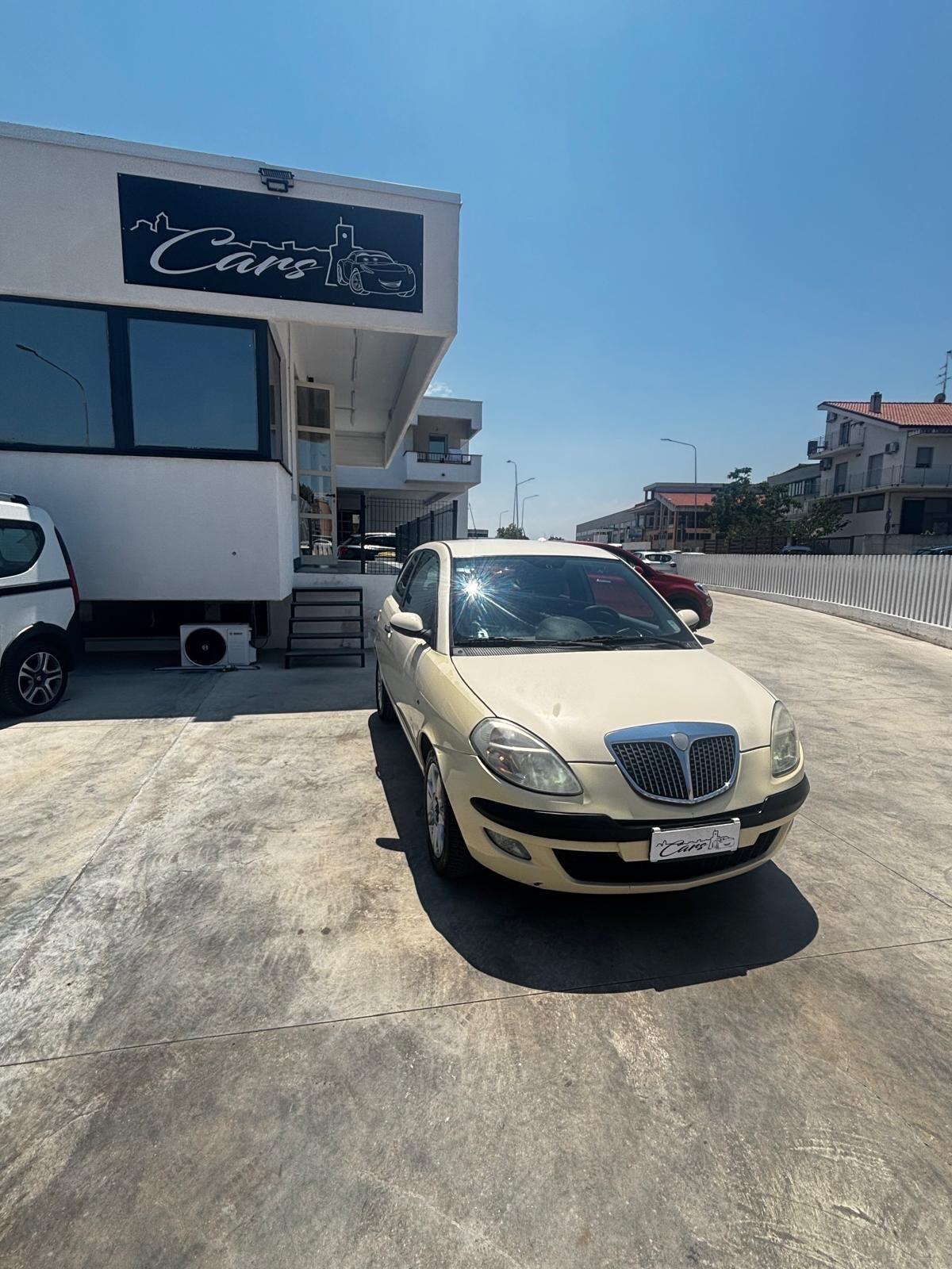 Lancia Ypsilon 1.2 16V Argento