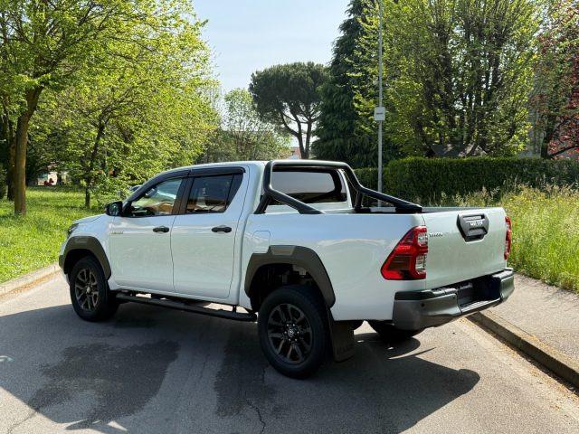 TOYOTA Hilux 2.8 D A/T 4WD Double Cab Invincible IVA ESPOSTA