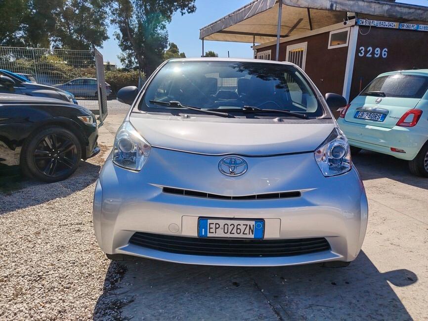 Toyota iQ 1.0 CVT Trend