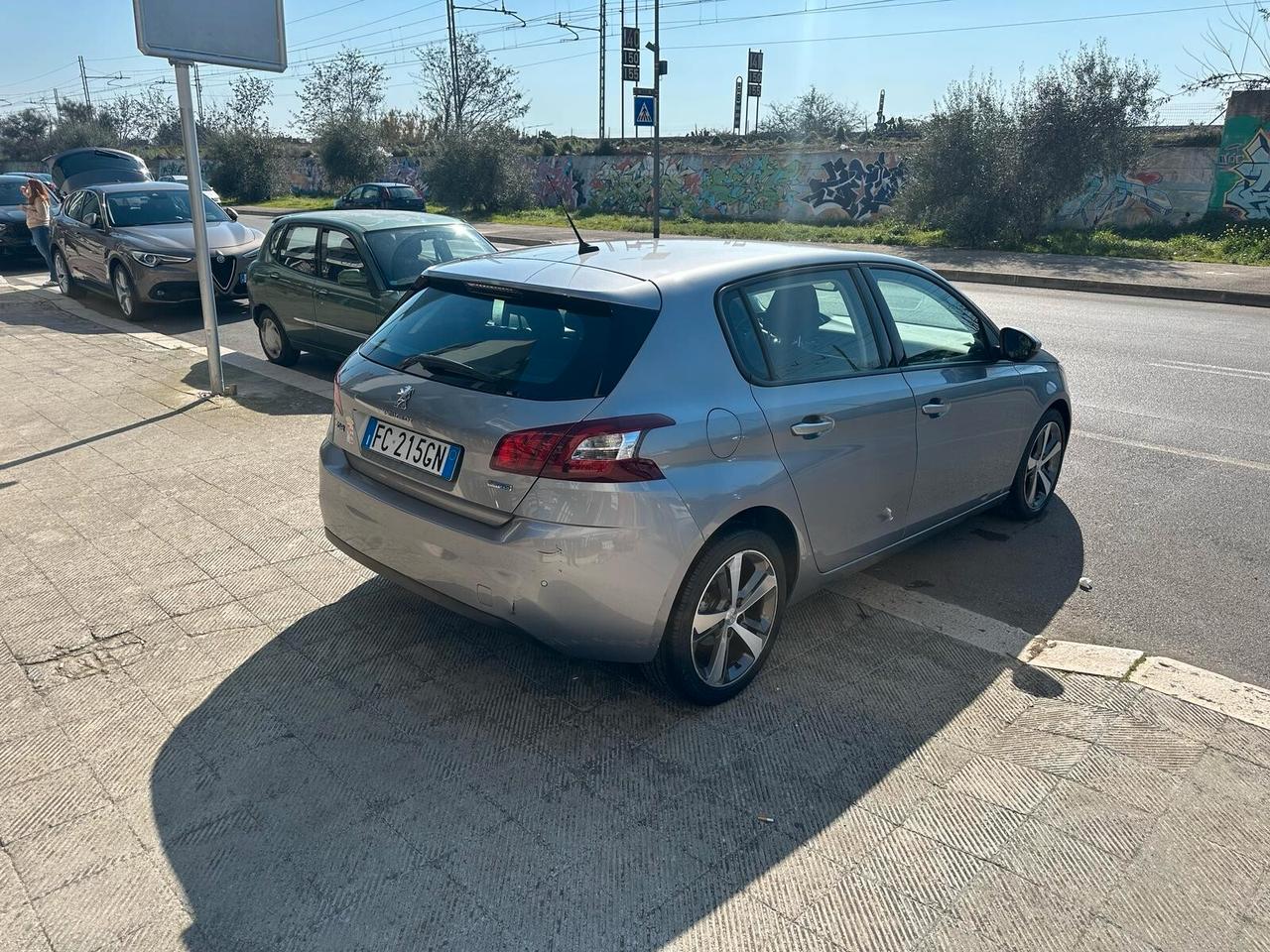 Peugeot 308 BlueHDi 100 S&S Business