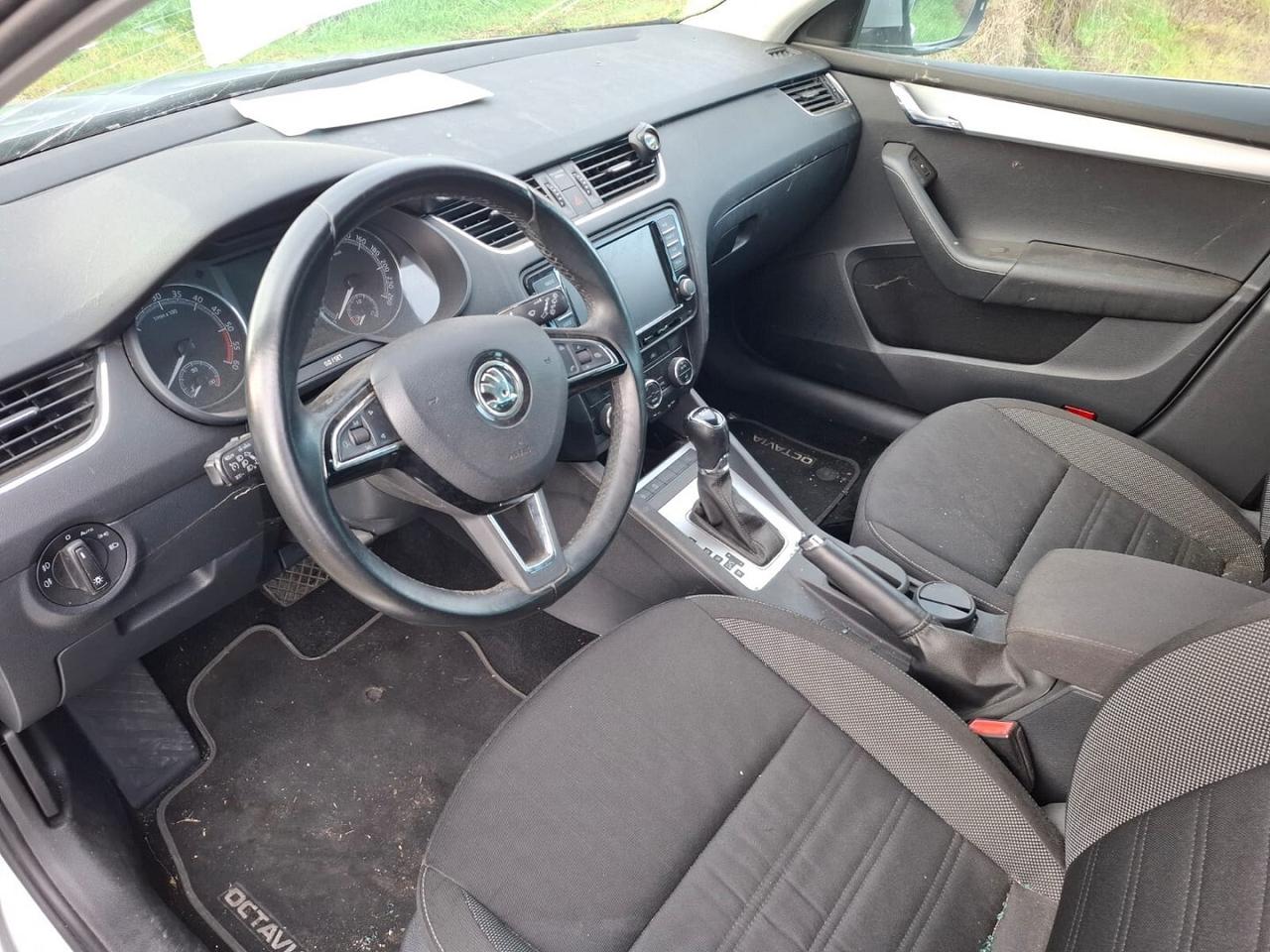 SKODA 1.6 TDI 17 AUTOMATICA INCIDENTATA MARCIANTE