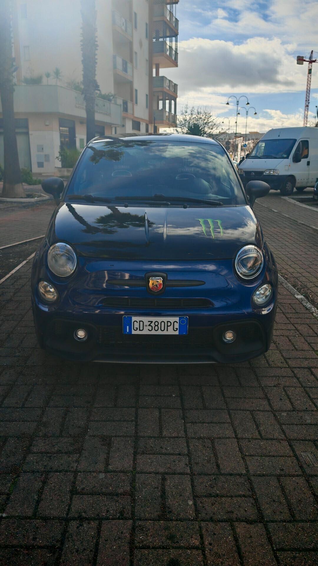 Abarth 595 1.4 Turbo T-Jet 165 CV Monster Energy Yamaha