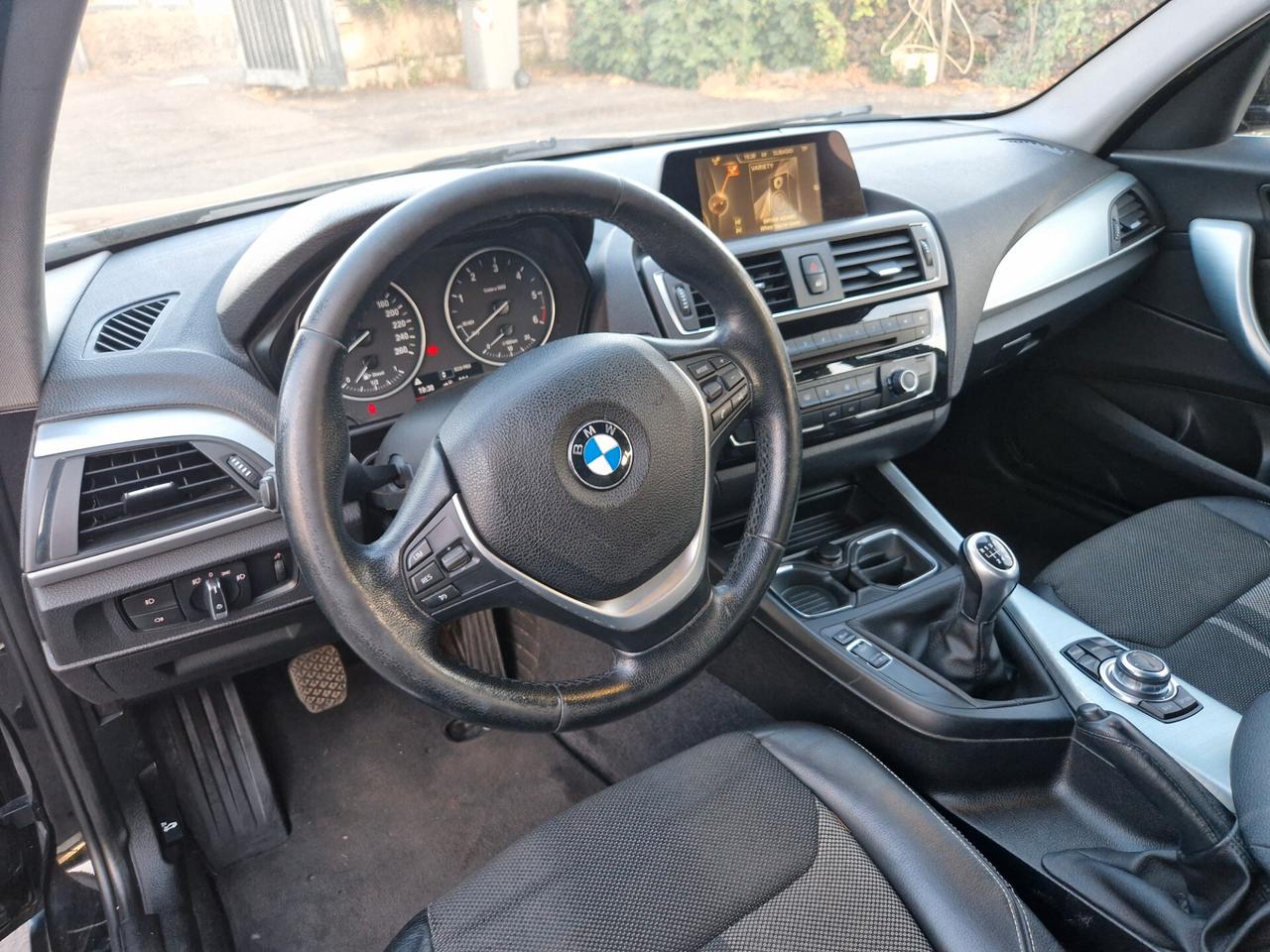 Bmw 116 116d 5p. Urban