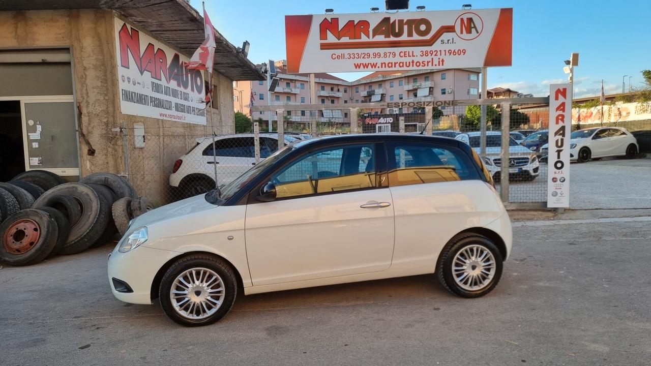 Lancia Ypsilon 1.3 MJT 75 CV Platino