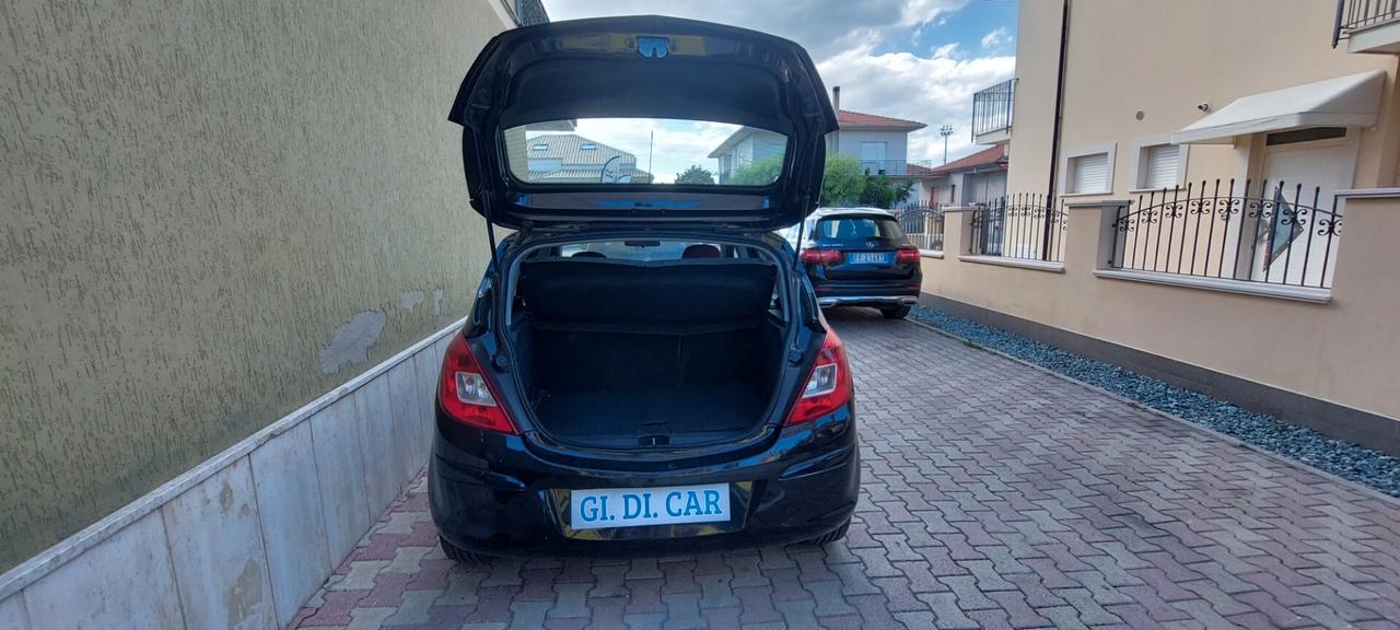 CORSA 1,2 GPL DI SERIE SCADENZA 2029 AUX LEGA MOTORE IMPECCABILE X NEOPATENTATI