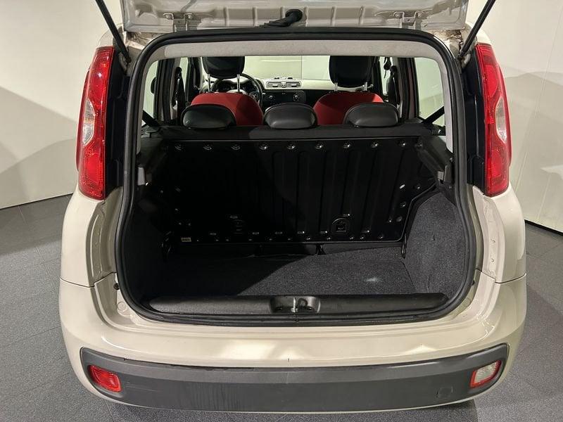 FIAT Panda 1.2 Lounge 69 cv X NEOPATENTATI