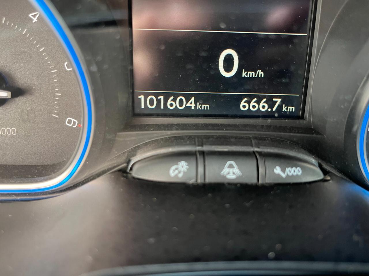 Peugeot 2008 BlueHDi 100 Allure