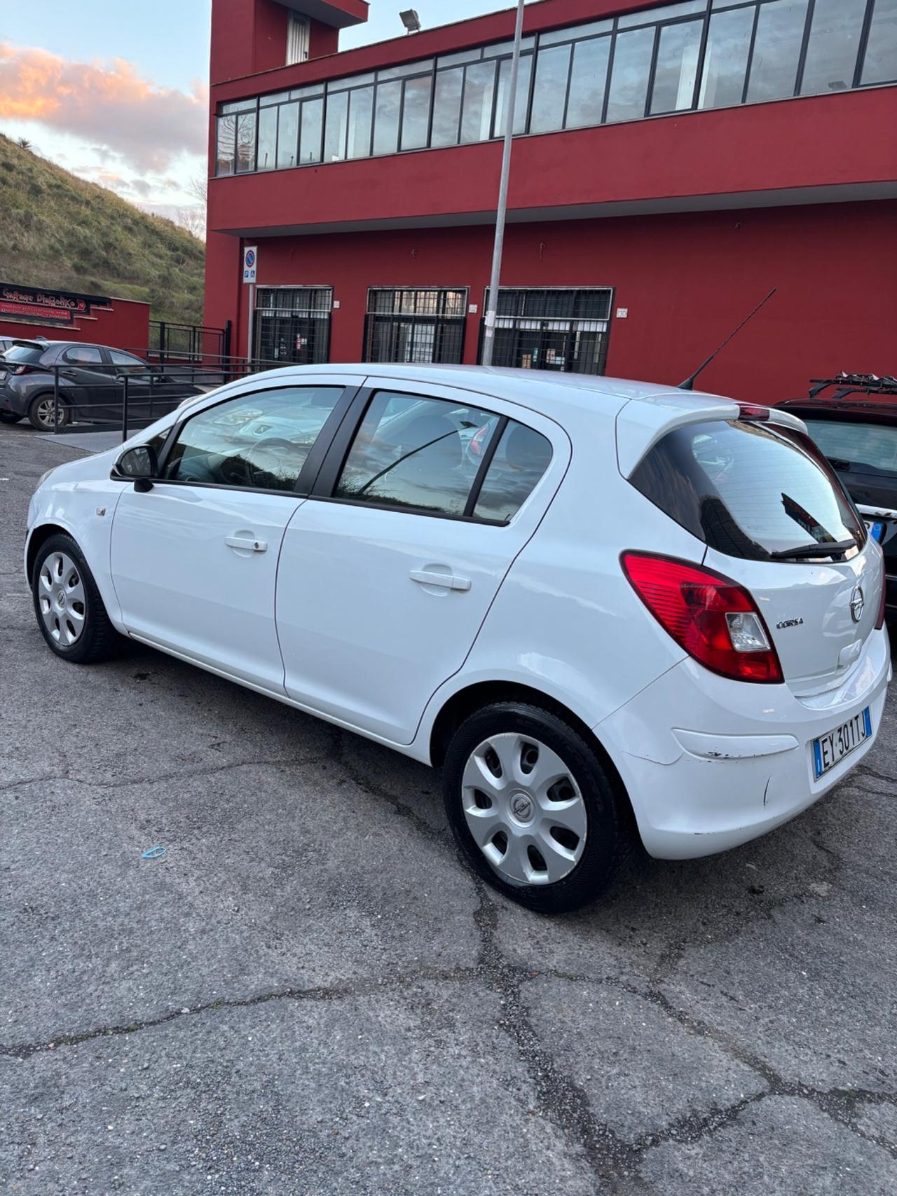 Opel Corsa 1.2 85CV 5 porte GPL-TECH Edition