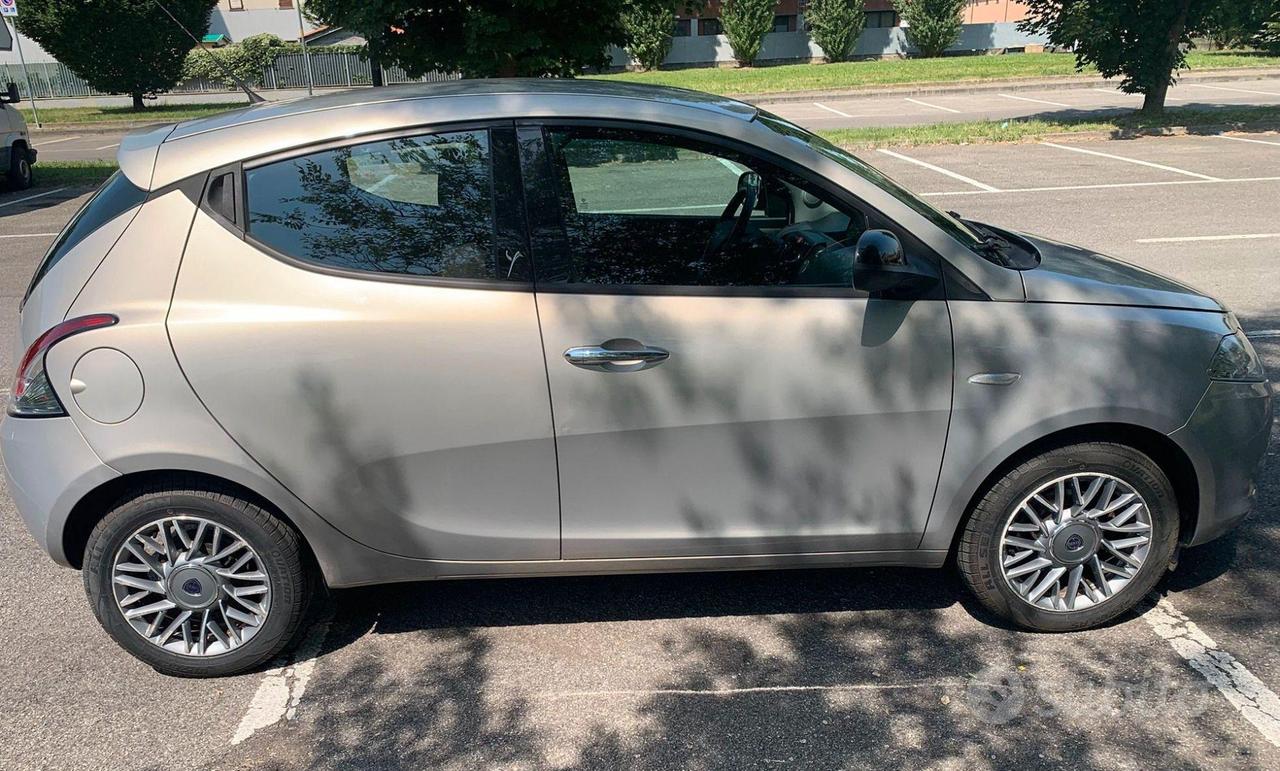 LANCIA YPSILON GOLD 1.2