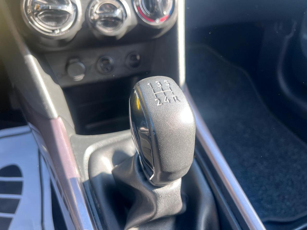 Peugeot 2008 1.2 VTi 82CV Allure