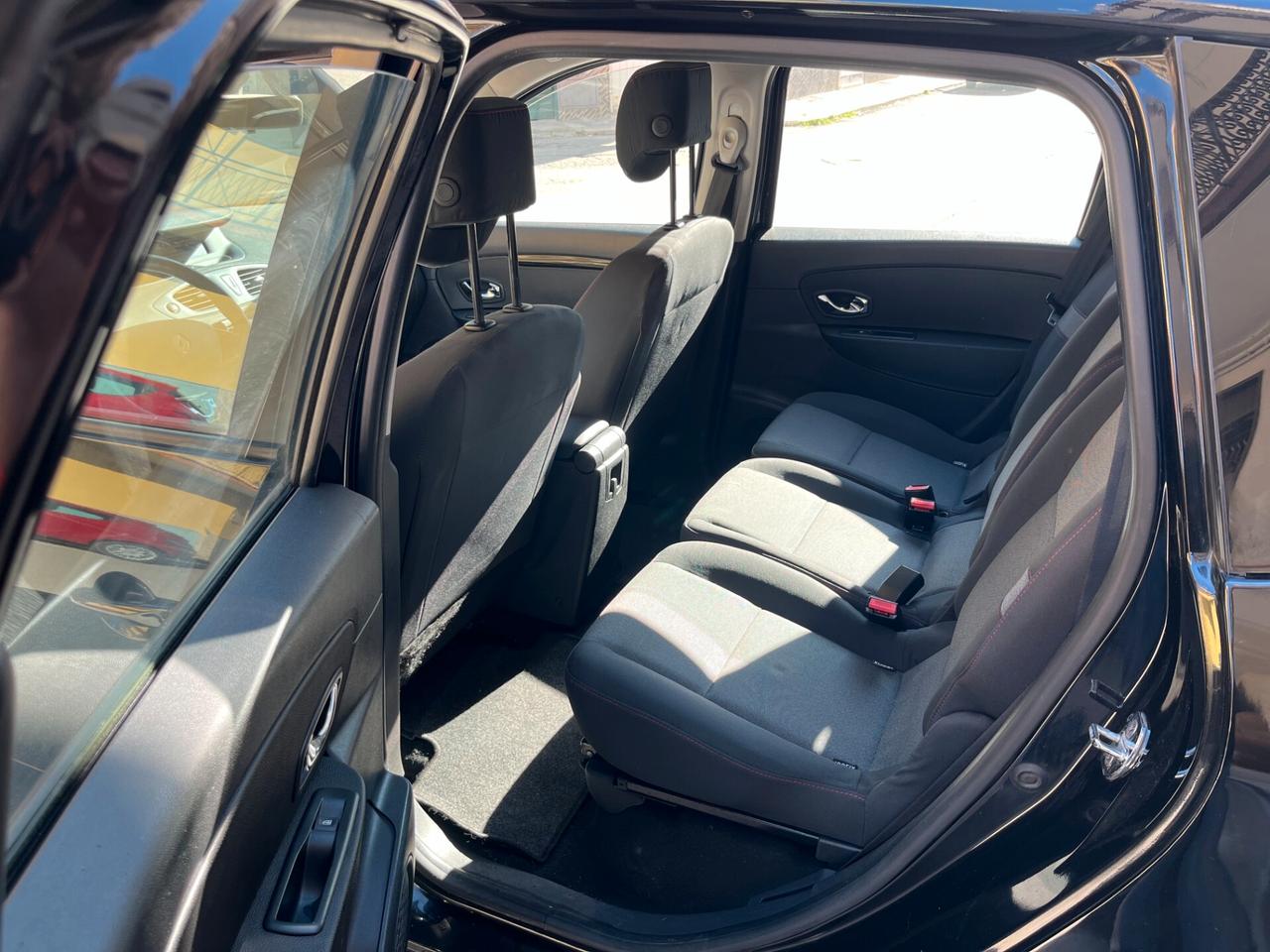 Renault Scenic Scénic XMod 1.5 dCi 110CV Attractive