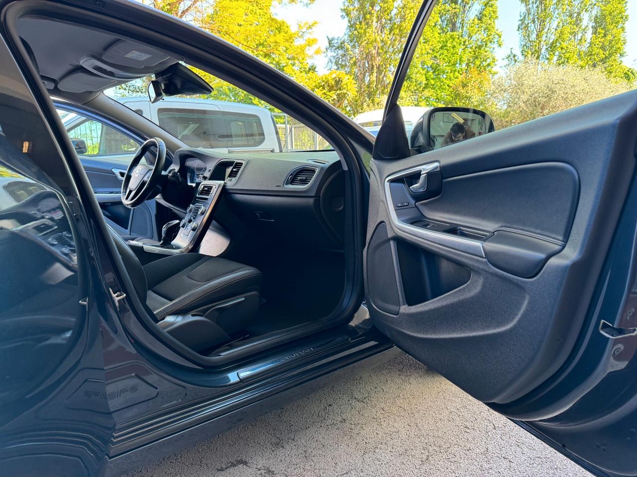 Volvo V60 1.6 d2 Momentum Powershift GARANZIA24MES