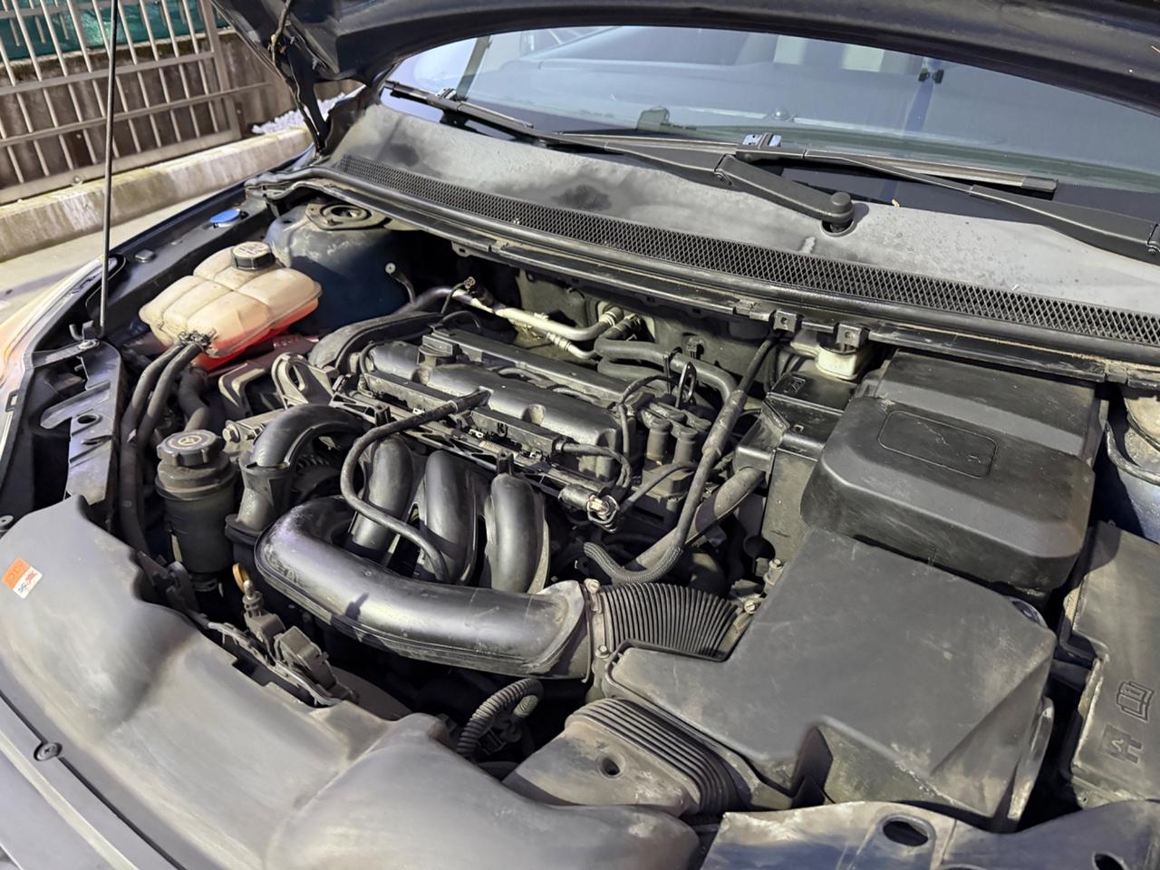 Ford Focus 1.6 benzina EURO5A NEOPATENTATI-FAMIGLIARE