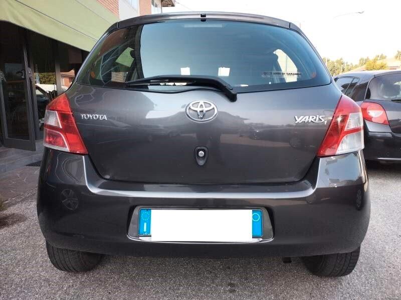 Toyota Yaris 1.0 5 porte Sol