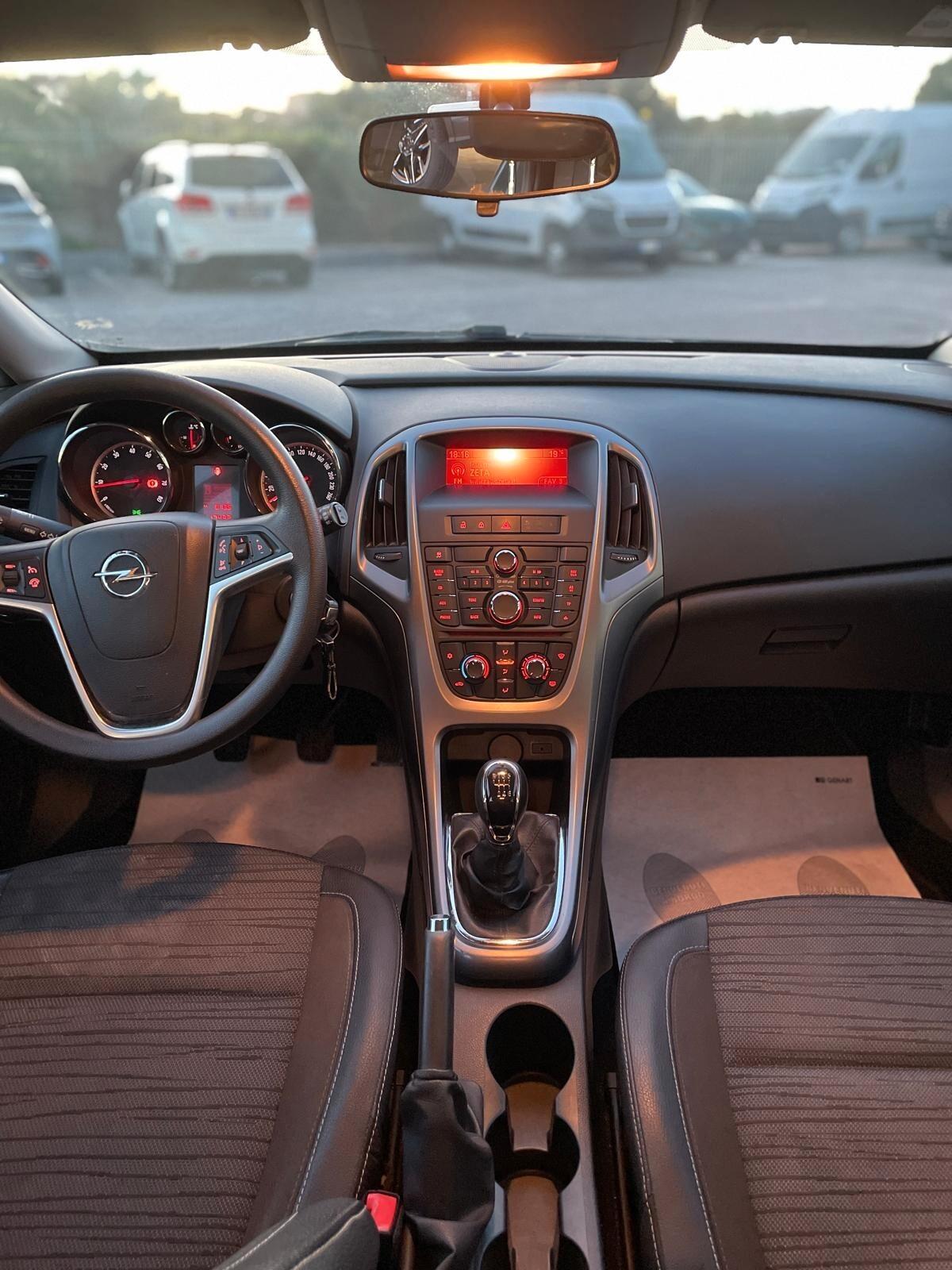 Opel Astra 1.4 Turbo 140CV Sports Tourer Cosmo