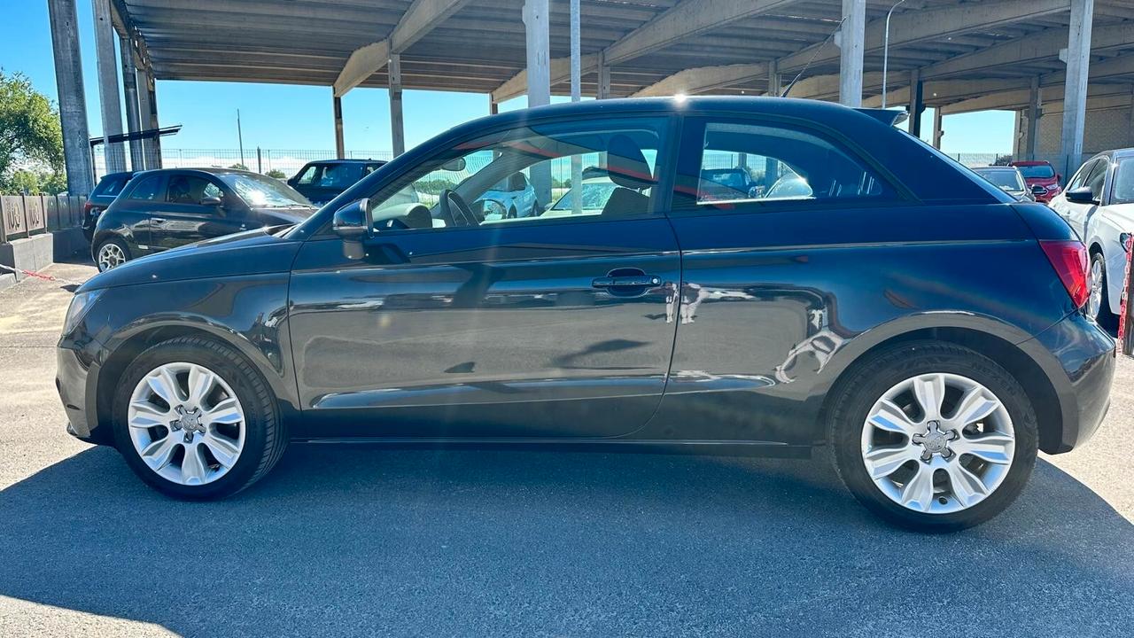 Audi A1 1.6 TDI Attraction KM CERTIFICATI-UNICO PROPRIETARIO