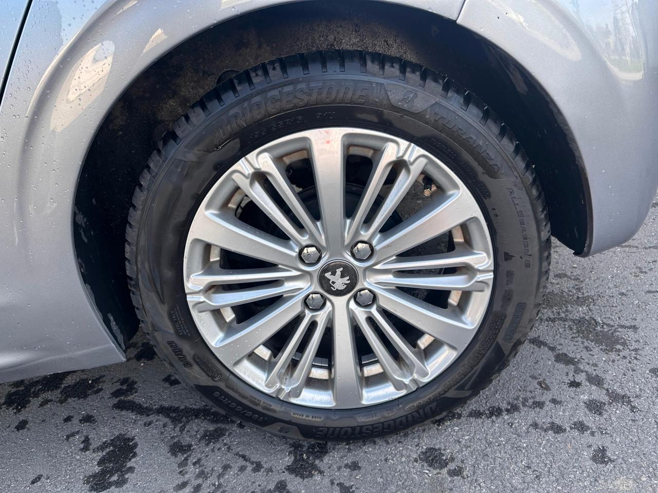 Peugeot 208 PureTech 82 5 porte Allure