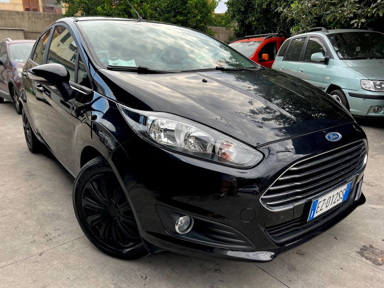 Ford Fiesta 1.5 TDCi 75CV 5 porte Black & White Edition