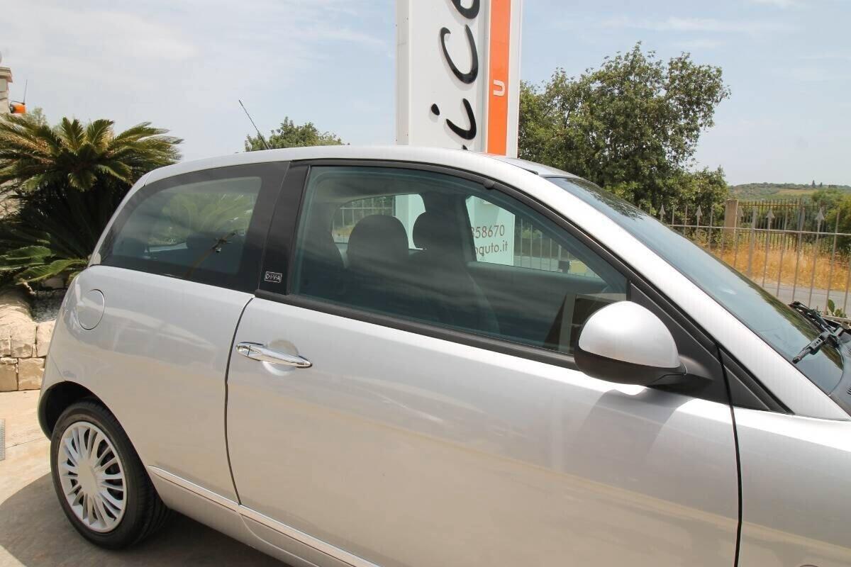 Lancia Ypsilon 1.3 MJT 75 CV New Oro|84000KM|2011