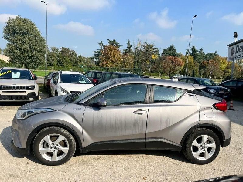 Toyota C-HR 1.8 Hybrid E-CVT Dynamic