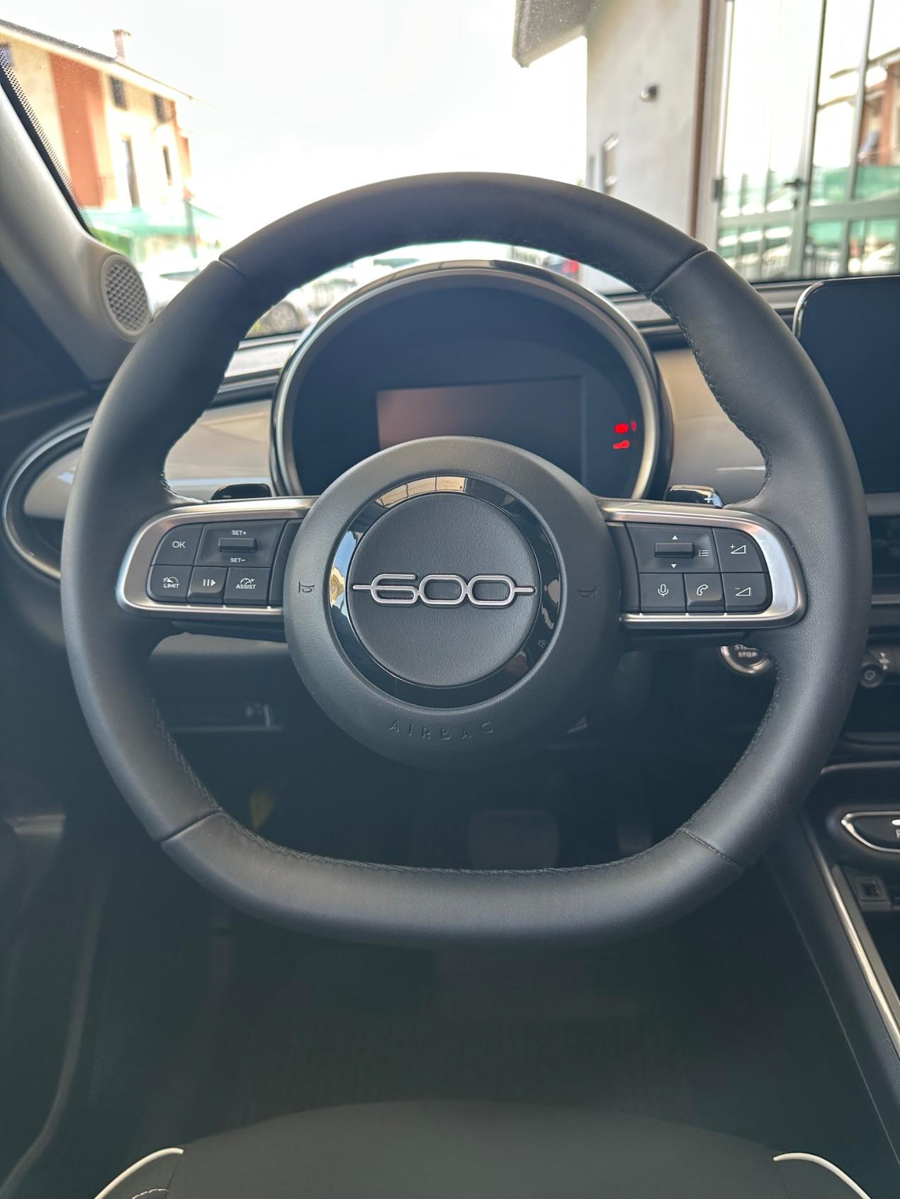 Fiat 600 1.2 hybrid 136cv auto