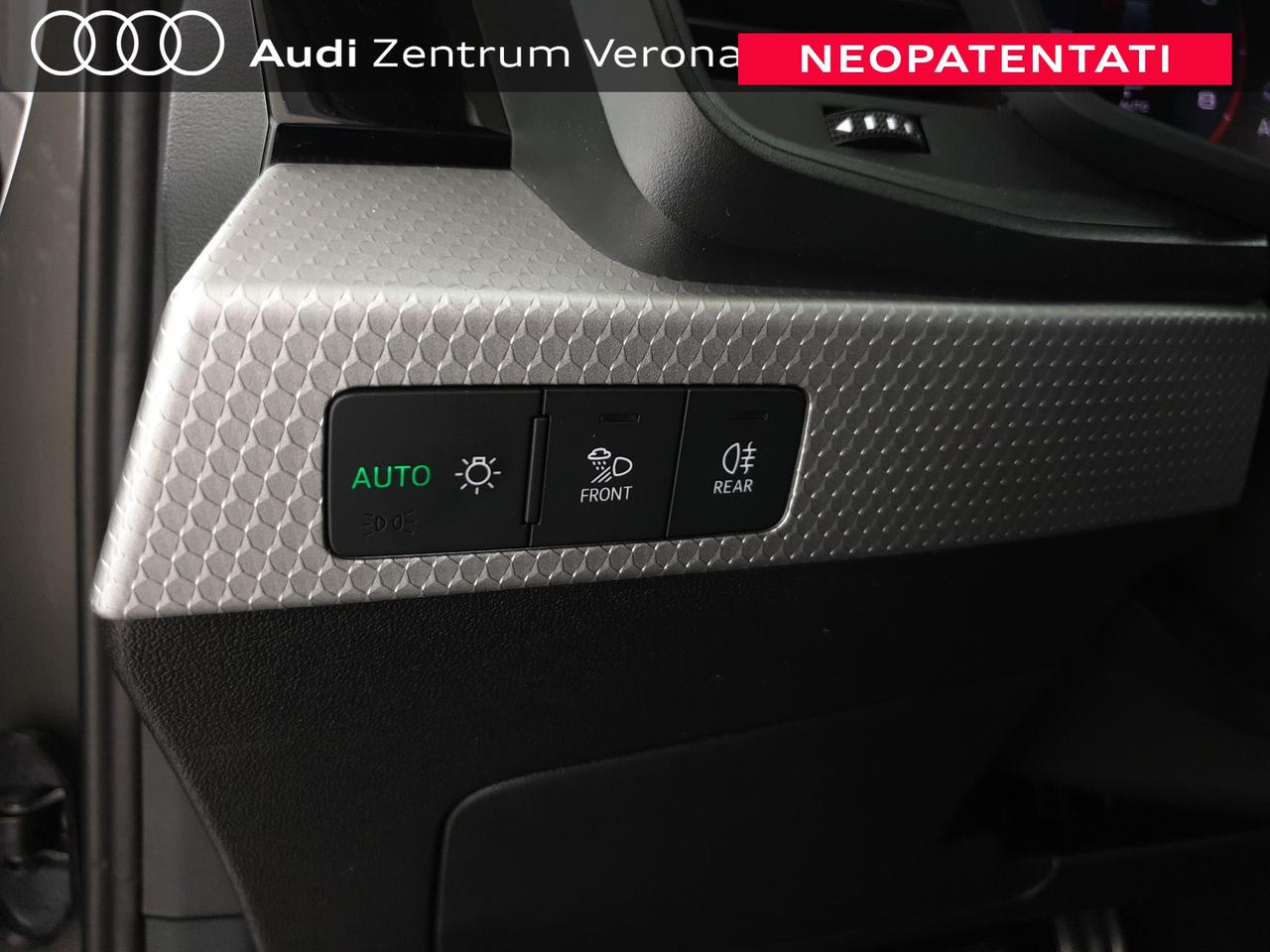 Allstreet 30TFSI 116CV S tronic Identity Contrast