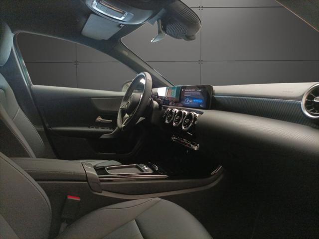 MERCEDES-BENZ A 180 d Automatic Advanced