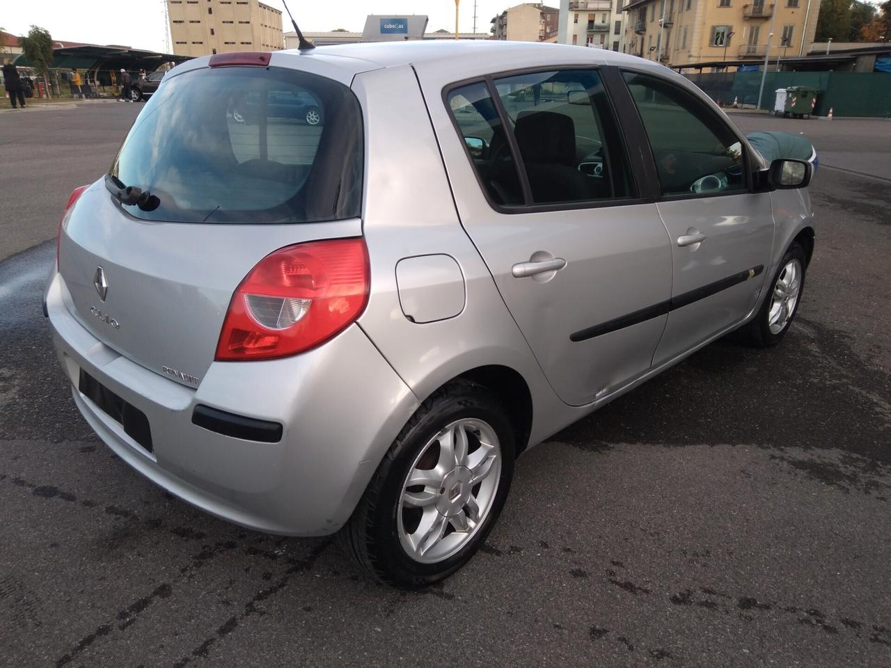 Renault Clio 1.2 16V 75cv 5 porte Luxe x neopatentati