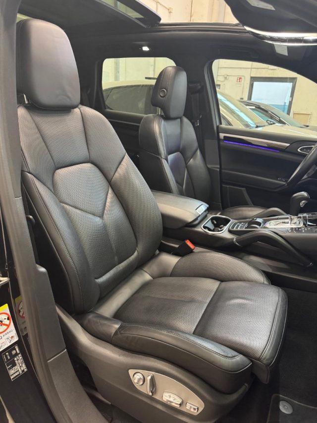 PORSCHE Cayenne 3.0 Diesel //TETTO//SPORT CHRNO//21