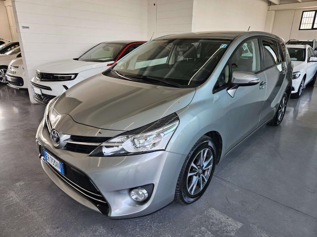 Toyota Verso 2.0d Active 7pti NEOPATENTATI