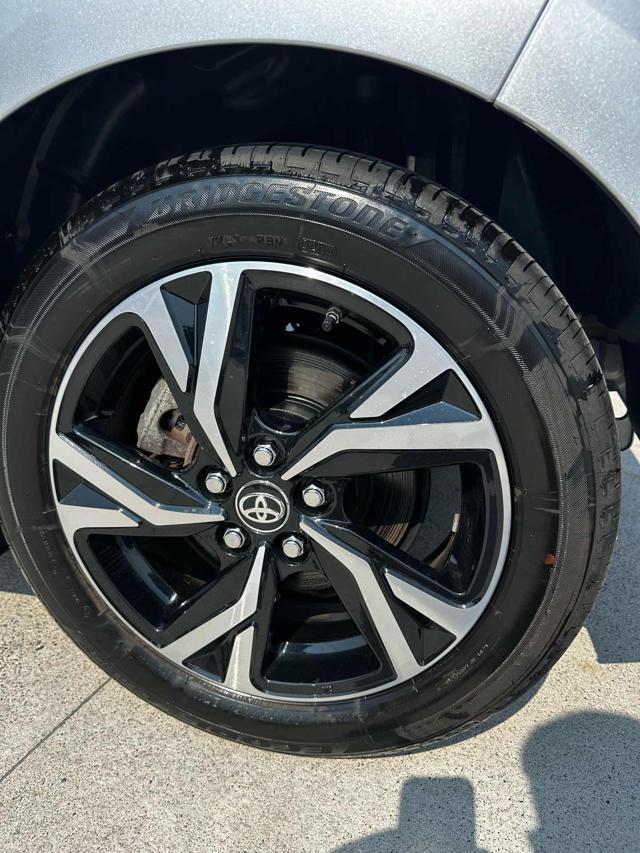 TOYOTA Yaris 1.5 Hybrid 5 porte Trend PARI AL NUOVO