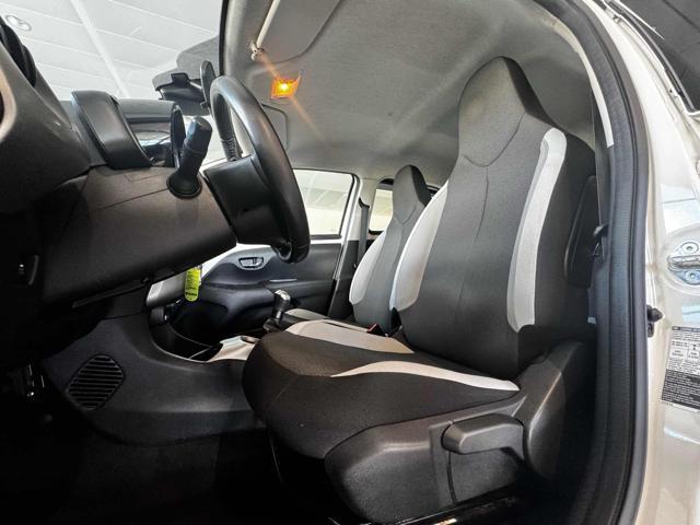 TOYOTA Aygo 1.0 VVT-i 69 CV 5 porte x-play TSS