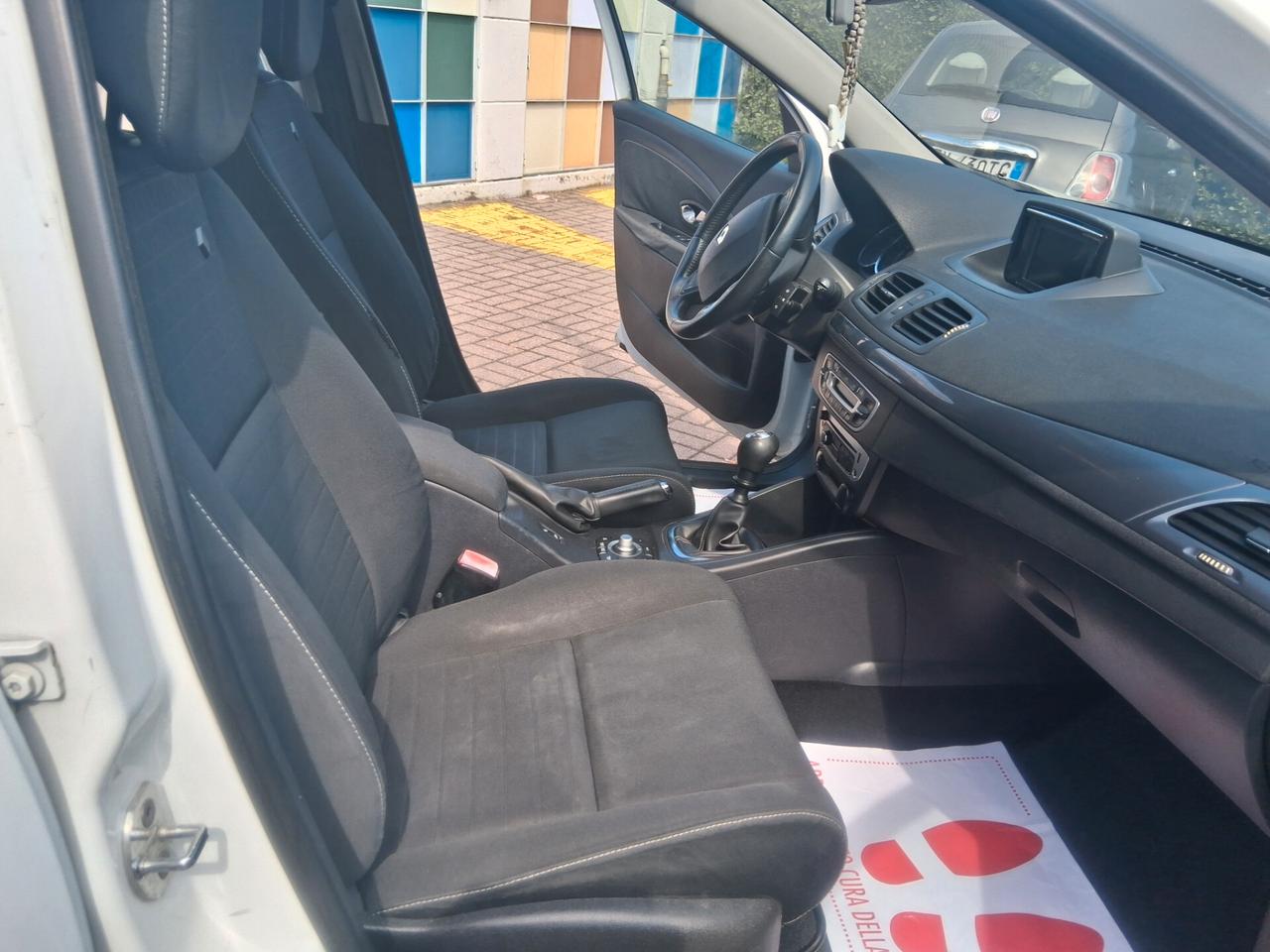 CELL 320 147 1147 WUATSAPP 3276540940. Megane Mégane 1.5 dCi 95CV SporTour Limited