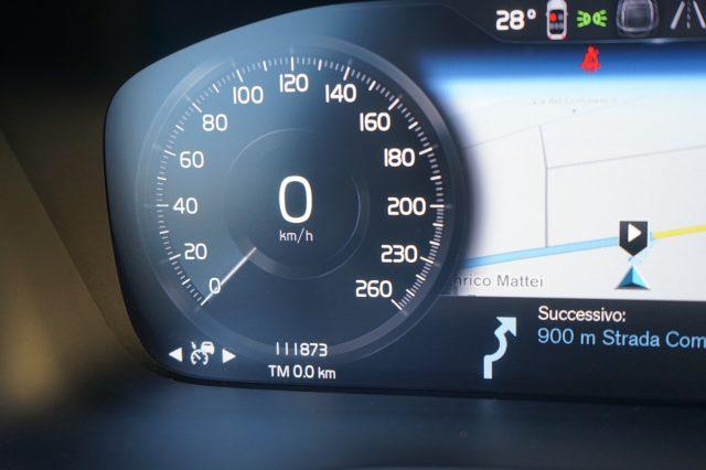 VOLVO XC40 T3 Geartronic Inscription Pari al Nuovo Certificat