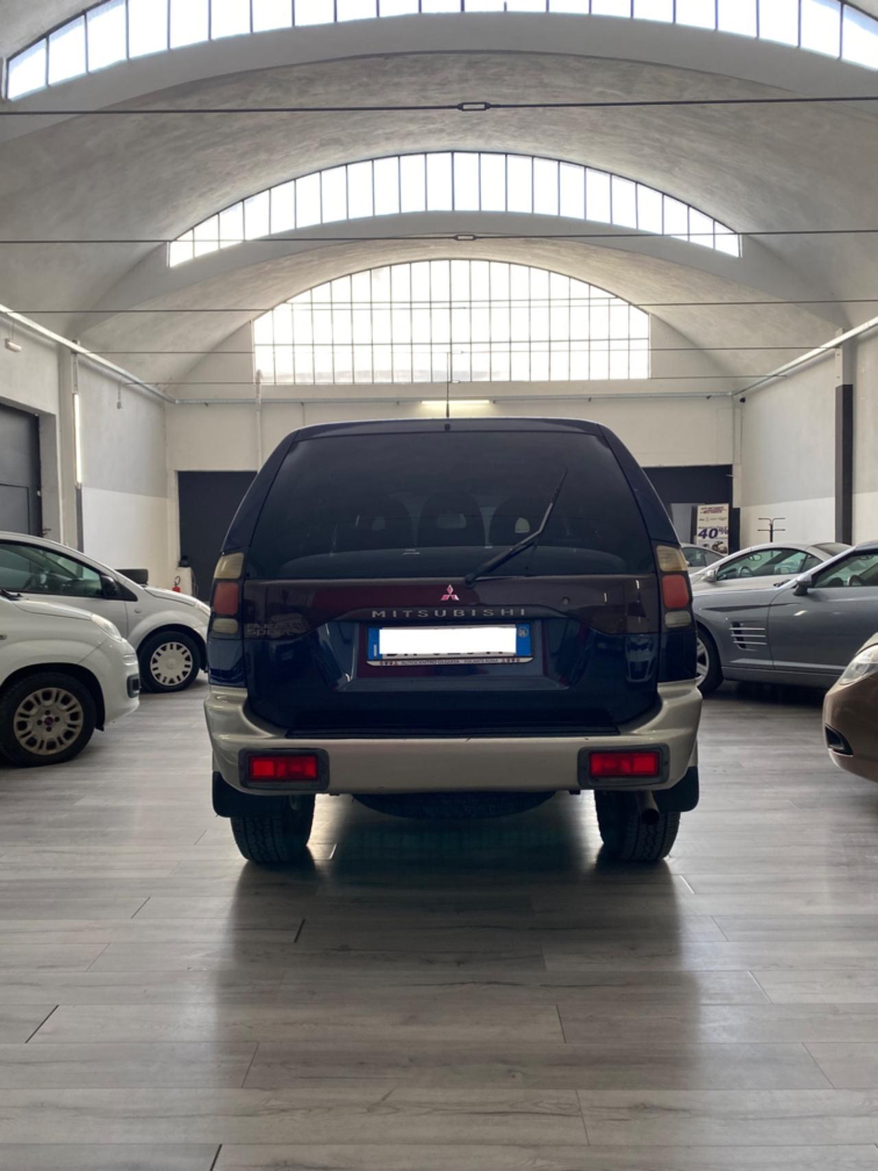 Mitsubishi Pajero Sport 2.5 TDI Instyle