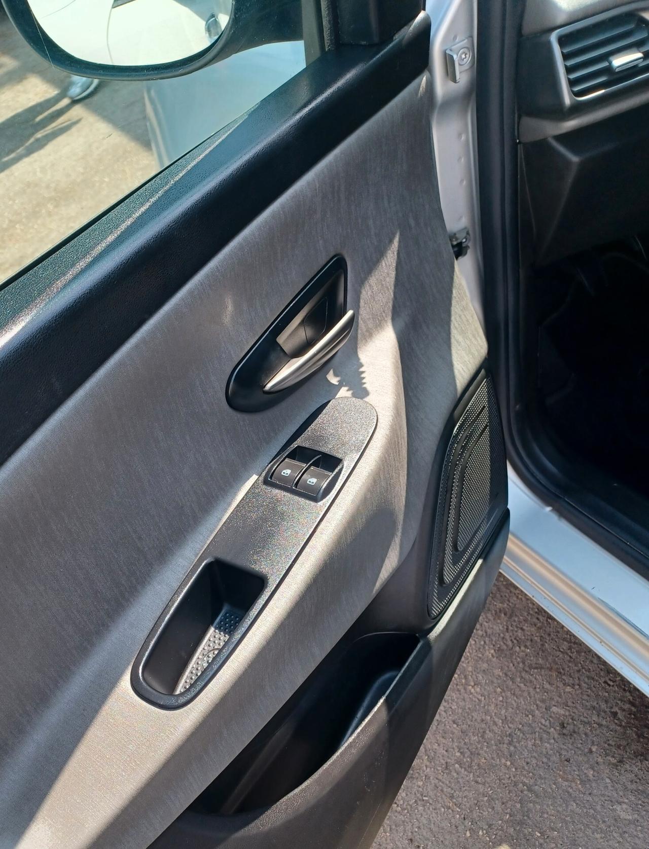 Lancia Ypsilon 1.2 GPL DELLA CASA ANNO 2012