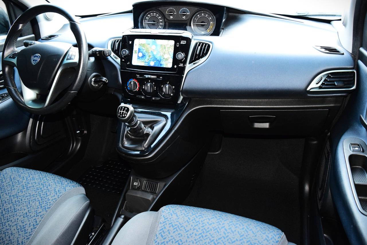 Lancia Ypsilon 1.0 Firefly Hybrid 70 cv Gold