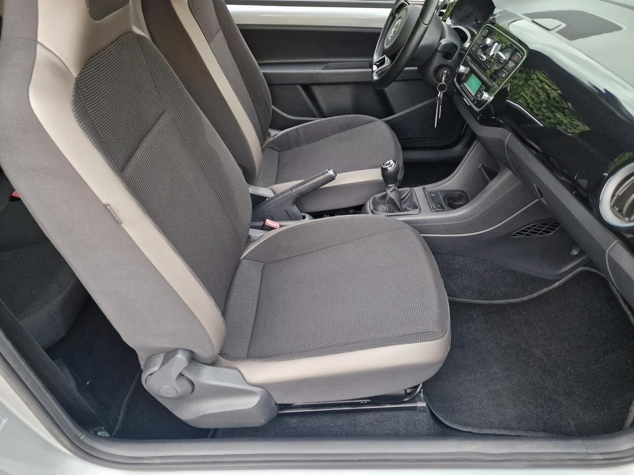 Volkswagen up 1.0 75cv 51000km