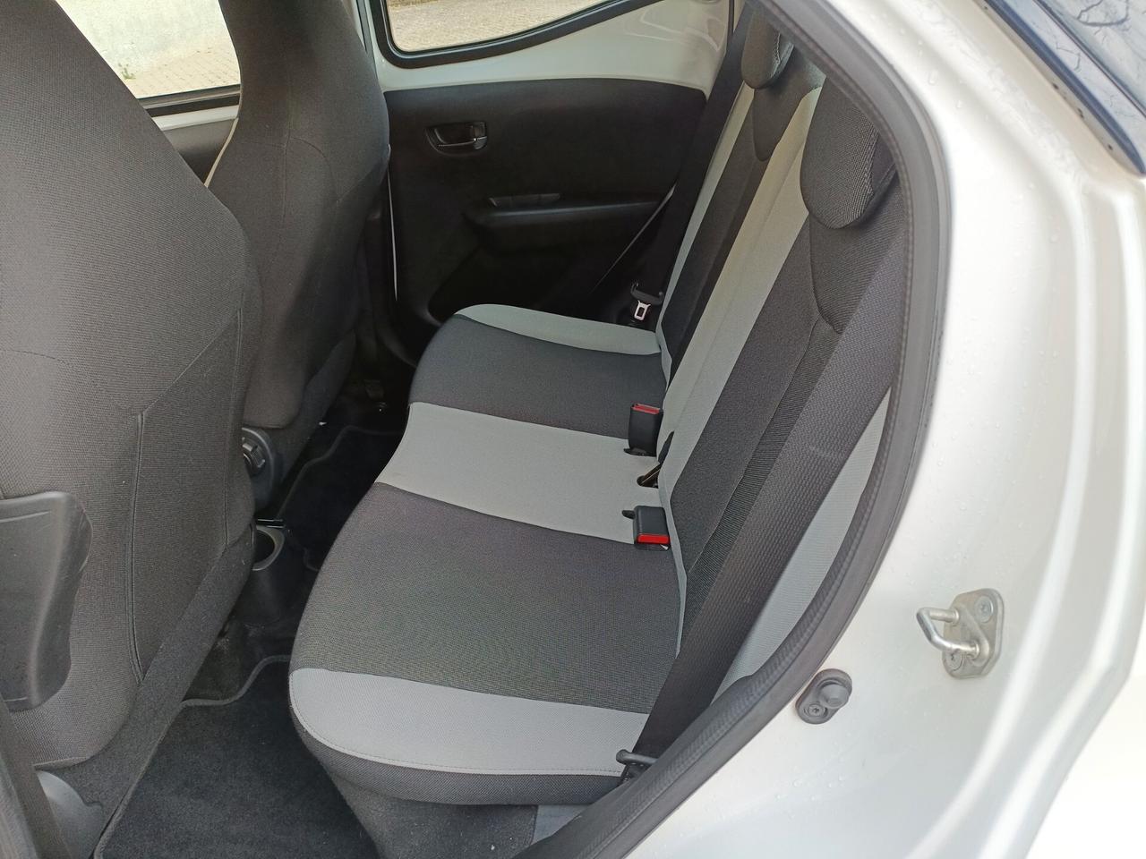 Toyota Aygo 1.0 VVT-i 69 CV 5 porte x-business