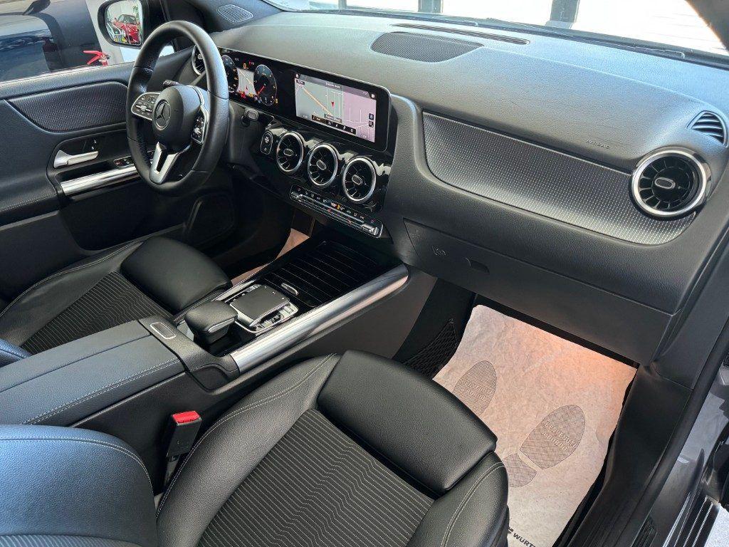 Mercedes-Benz B 180 d Automatic Sport Plus Night Pack Cockpit Full