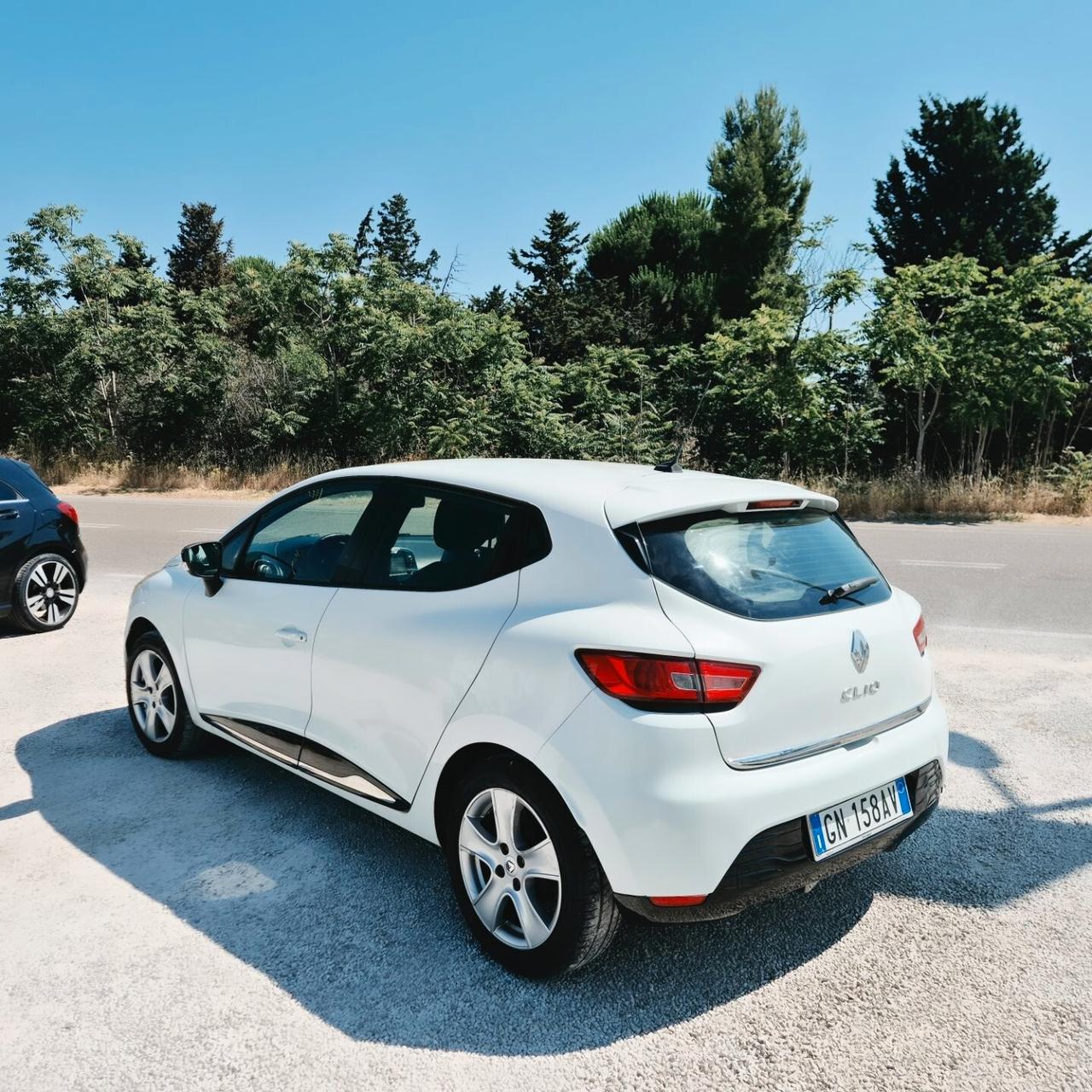 Renault Clio 1.2 75CV 5 porte ok neopatentati