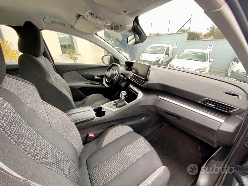 Peugeot 3008 HDi 130 CV Allure Navi Virtual Camera