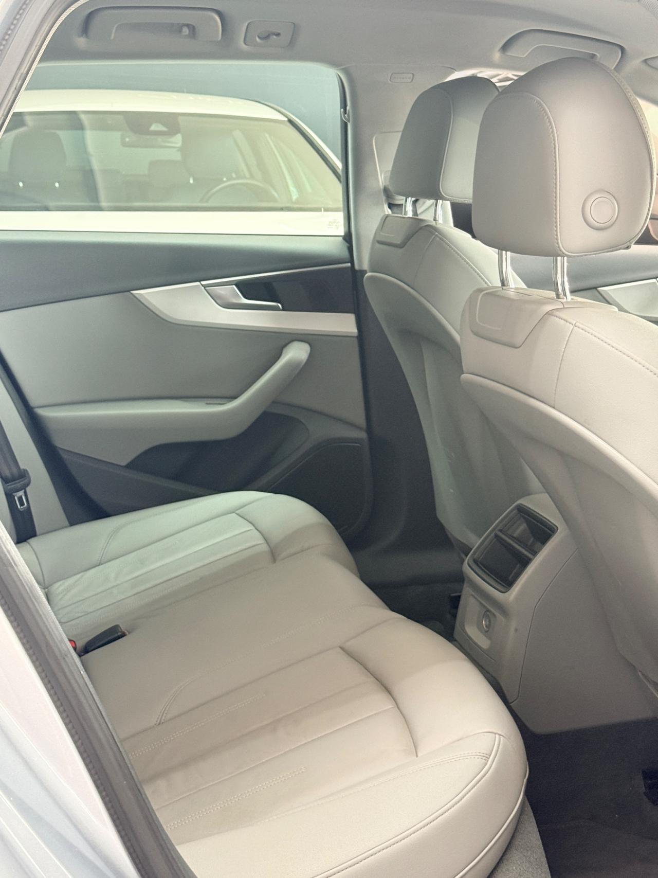Audi A4 35 TDI/163 CV S tronic line edition