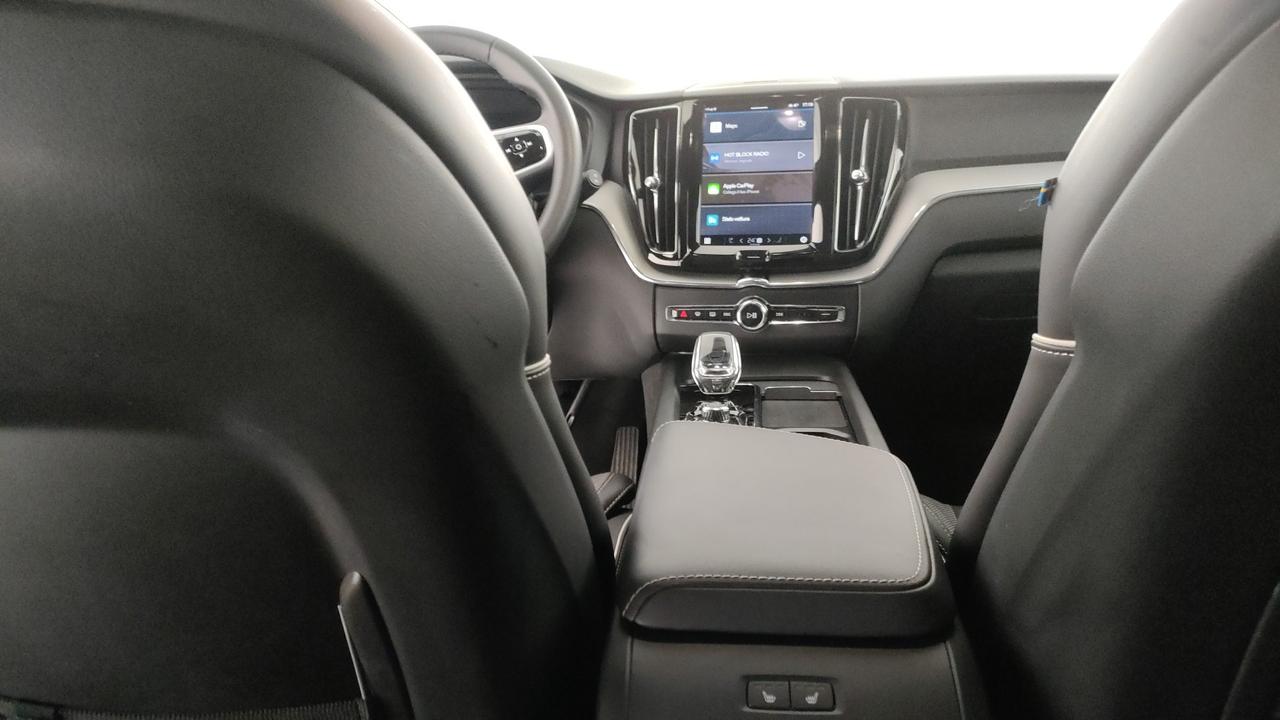 VOLVO XC60 2.0 b5 Plus Dark awd auto