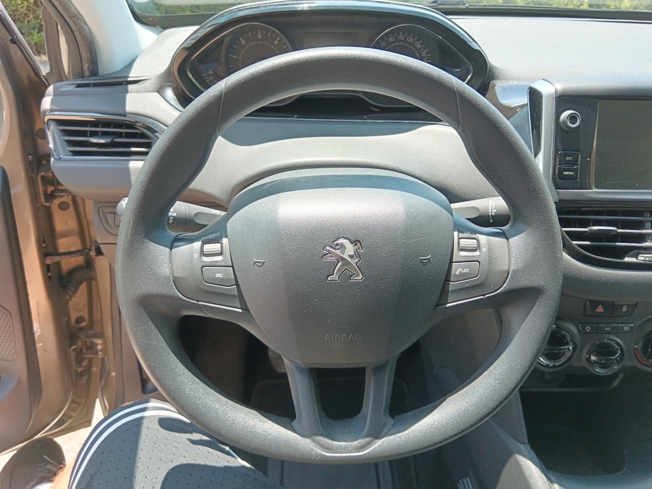 Peugeot 208 1.4 HDi 68CV 5P NEOPATENTATI